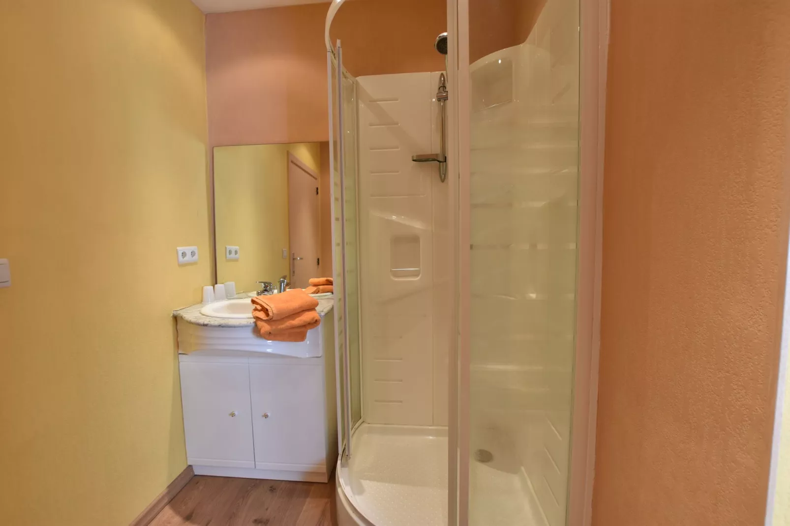 Het huis van Amelie 12  pers maximum-Bathroom