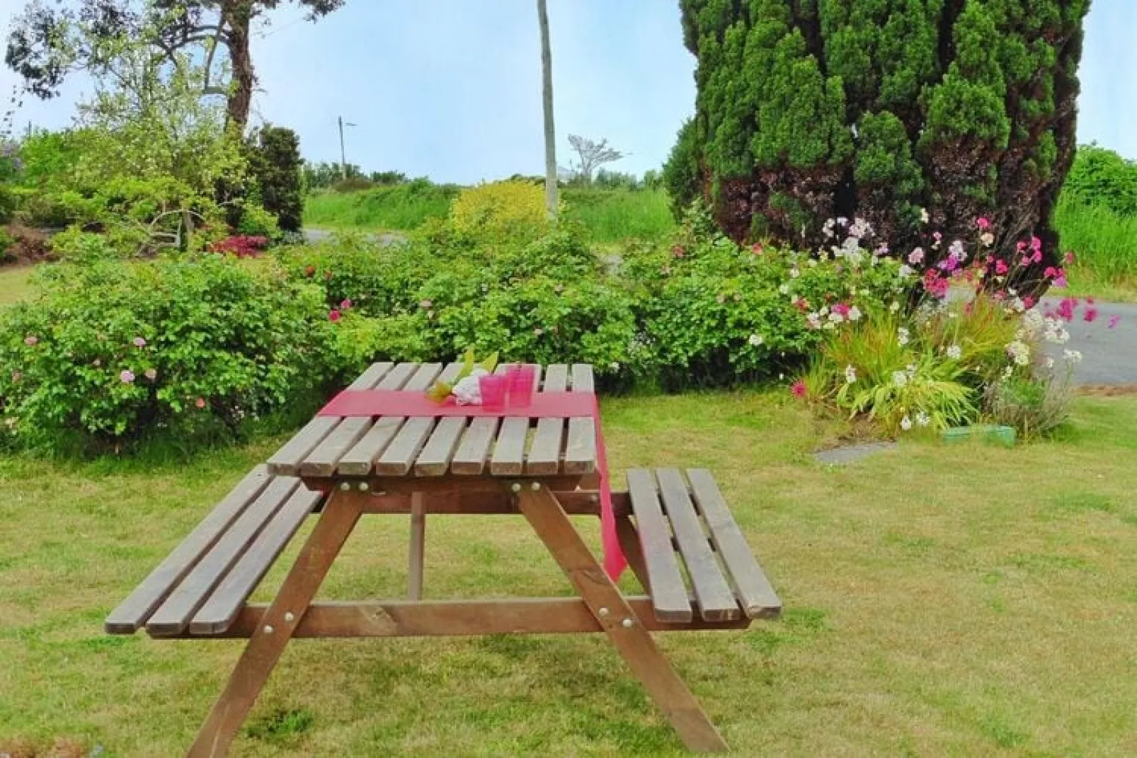 Bretonische Doppelhaushälfte in Meernähe Telgruc-sur-Mer-Gardens summer