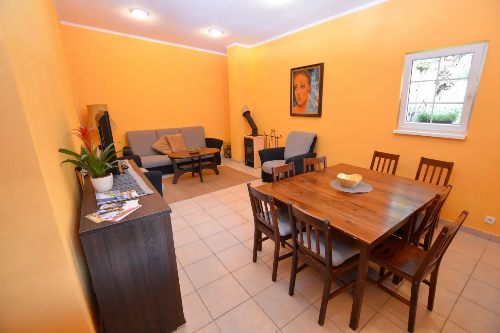 Rita-Dining room