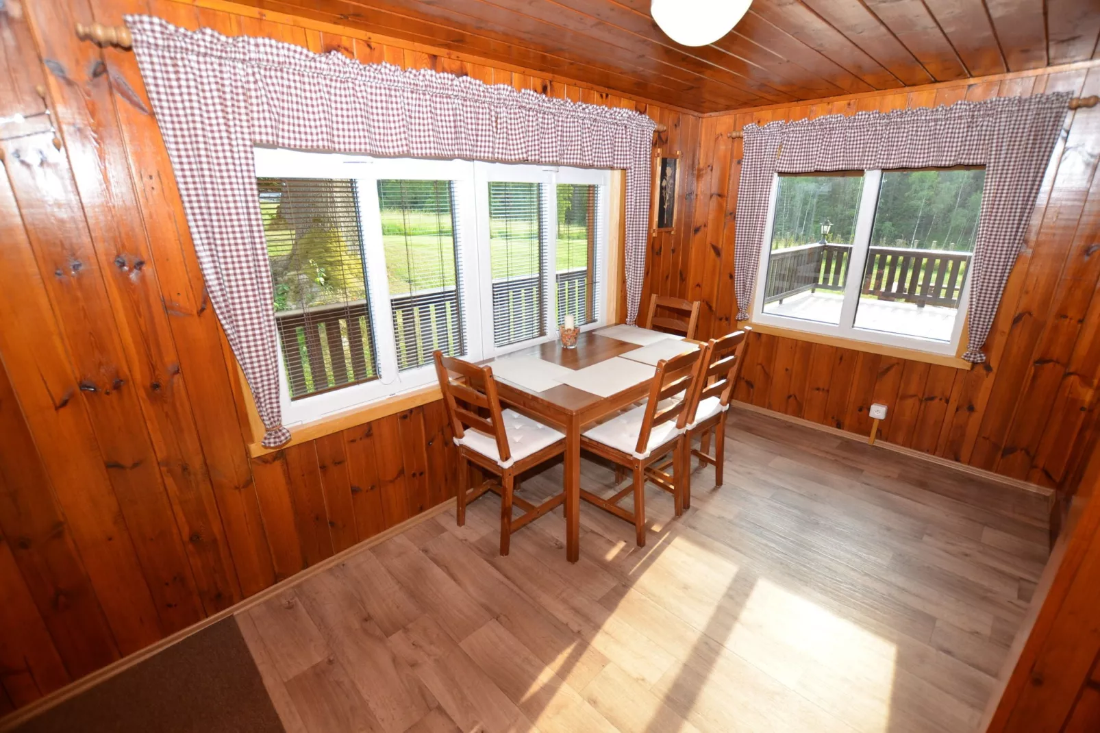 Relax Chalet Kyjov-Dining room