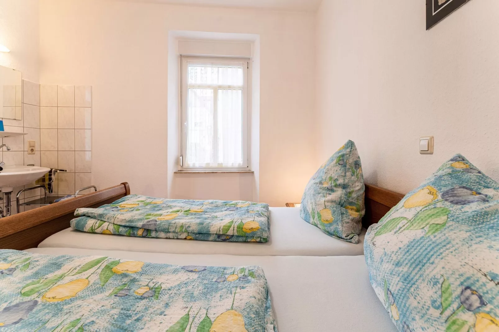 Ferien-Weingut Kirch-Bedroom