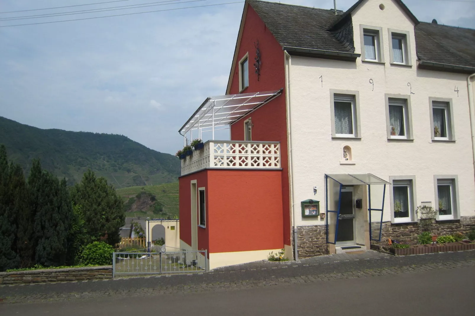 Haus Moselblick-Außenbereich Sommer