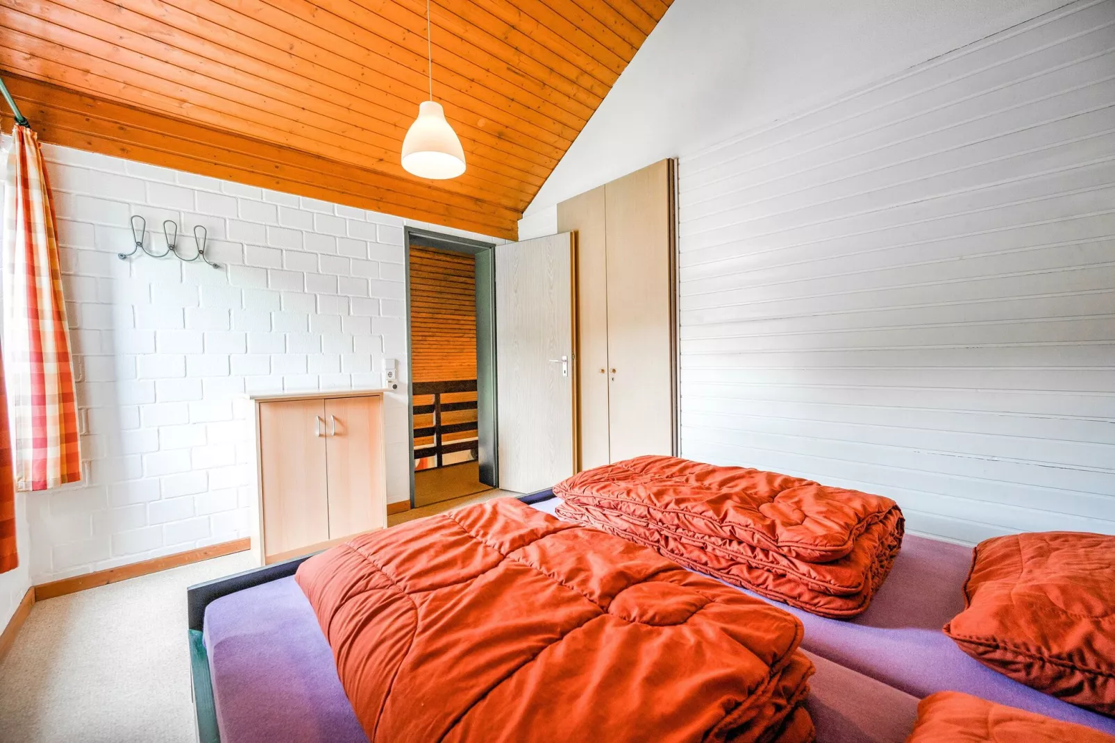 Fuchsbau-Schlafzimmer