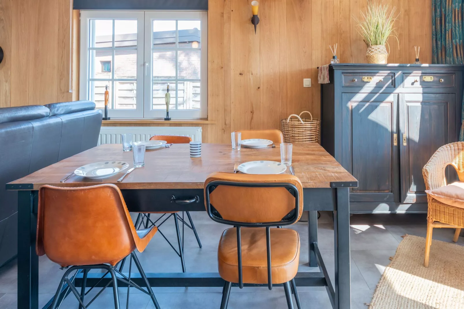 Le Chalet sous les Hetres-Salle à manger
