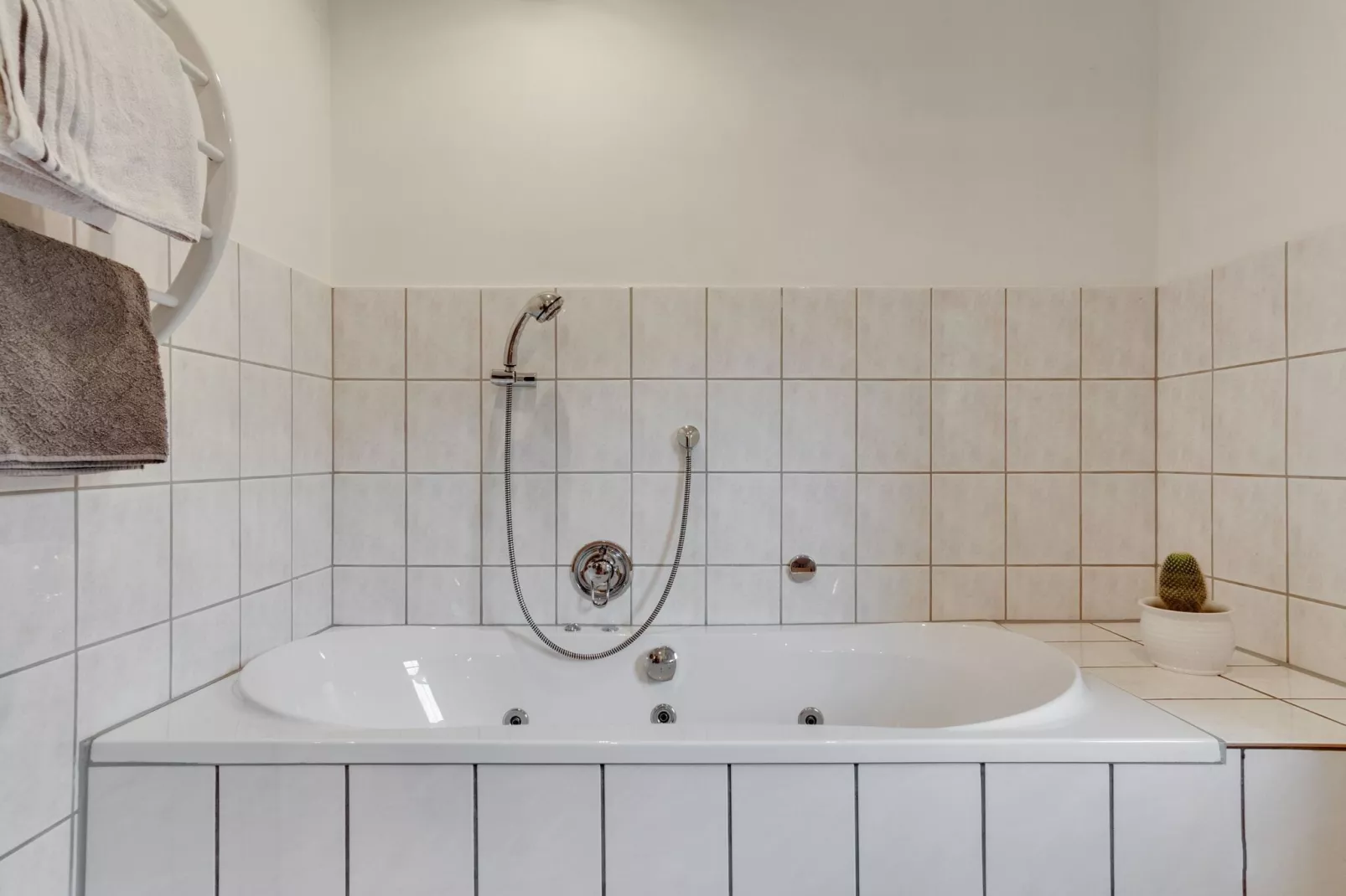 Olsberg-Elpe-Bathroom