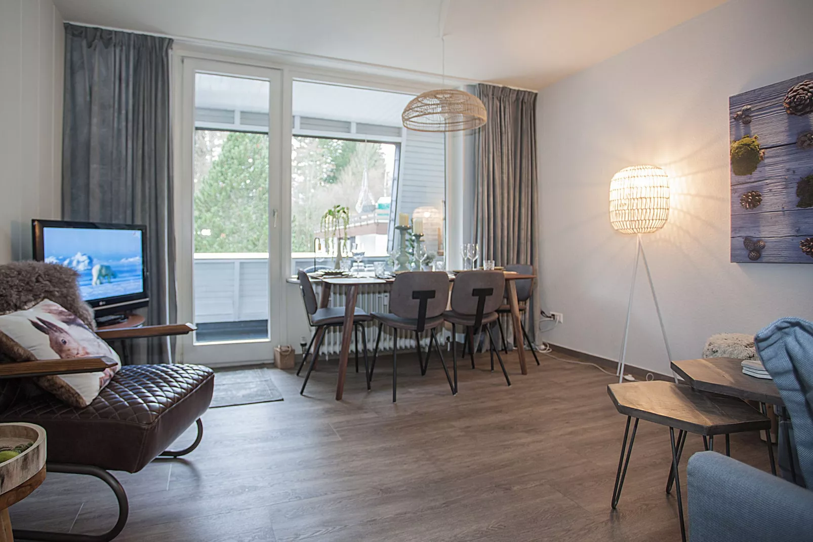 In der Büre 10-R-Living room
