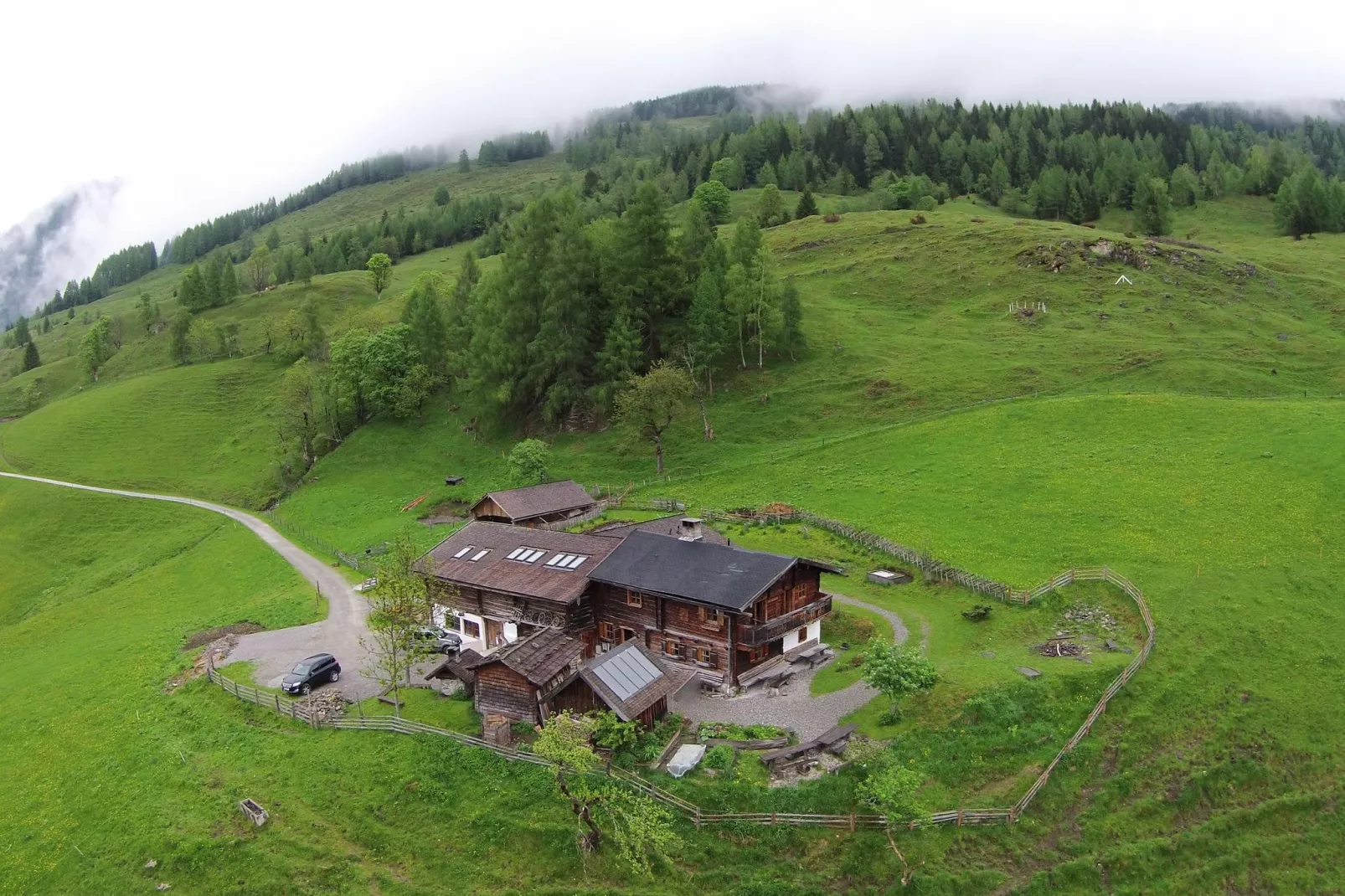 Am Berg-Exterior summer