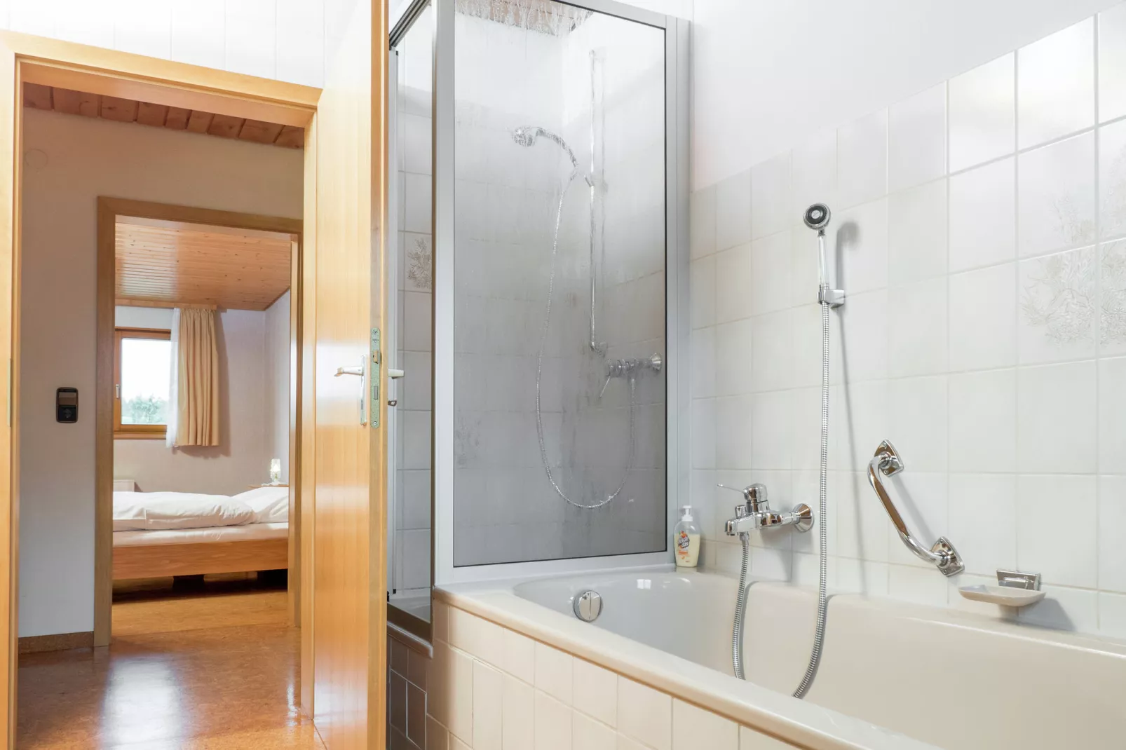 Marianne-Bathroom
