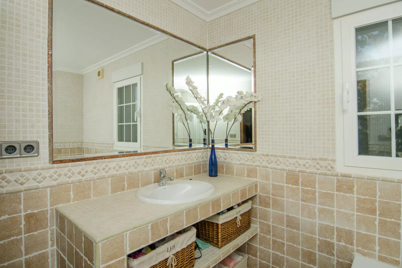 Villa La Brisa-Bathroom