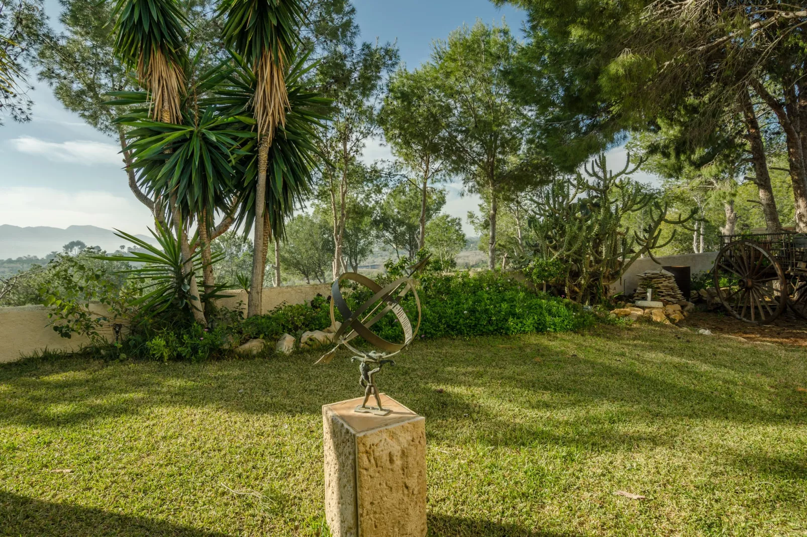 Villa La Brisa-Gardens summer