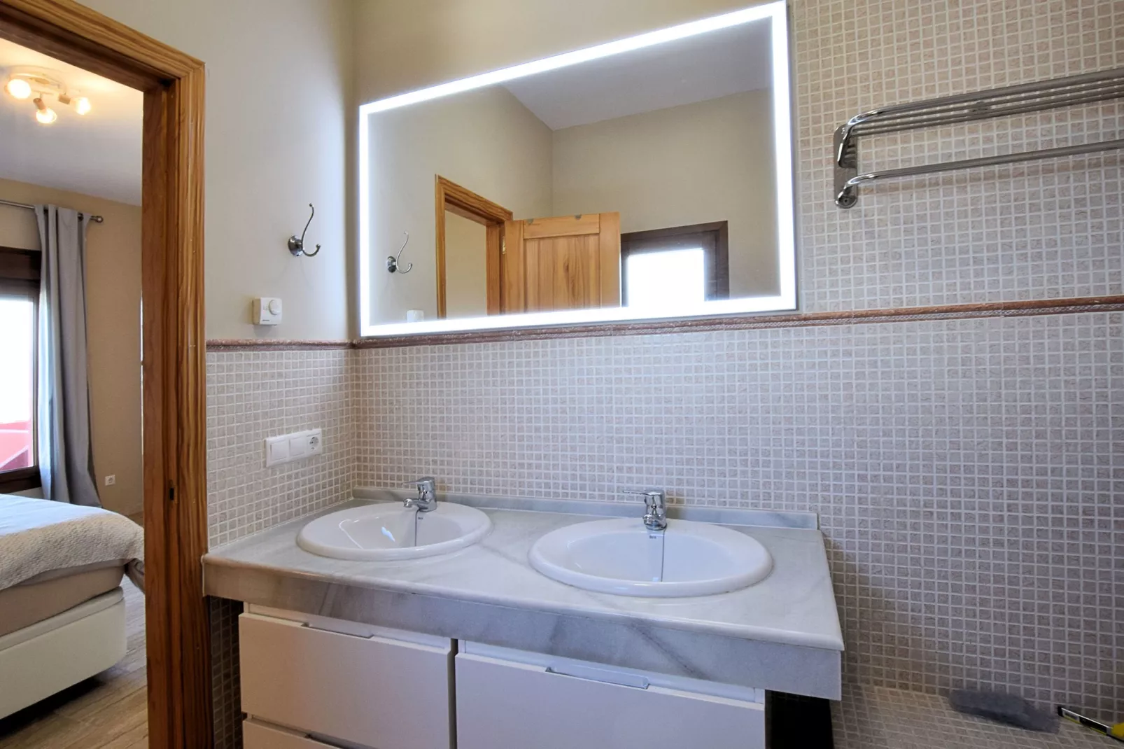 La Perla Escondida-Bathroom