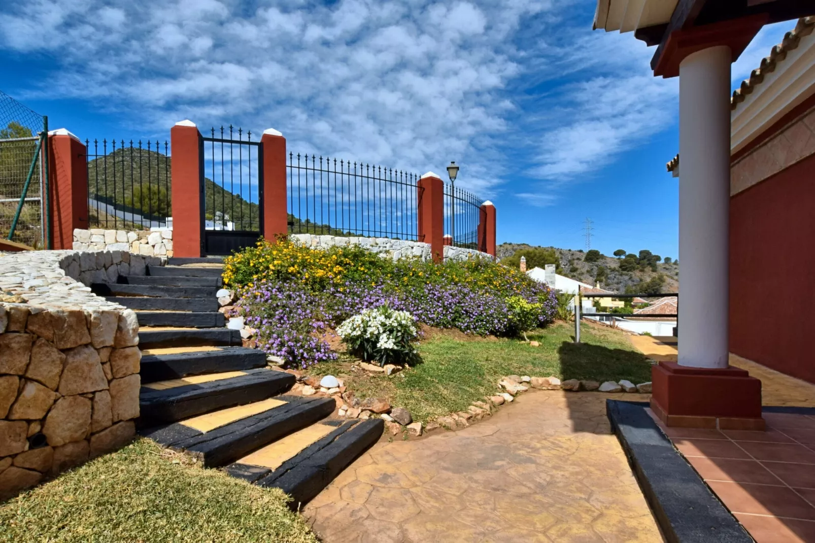 La Perla Escondida-Gardens summer