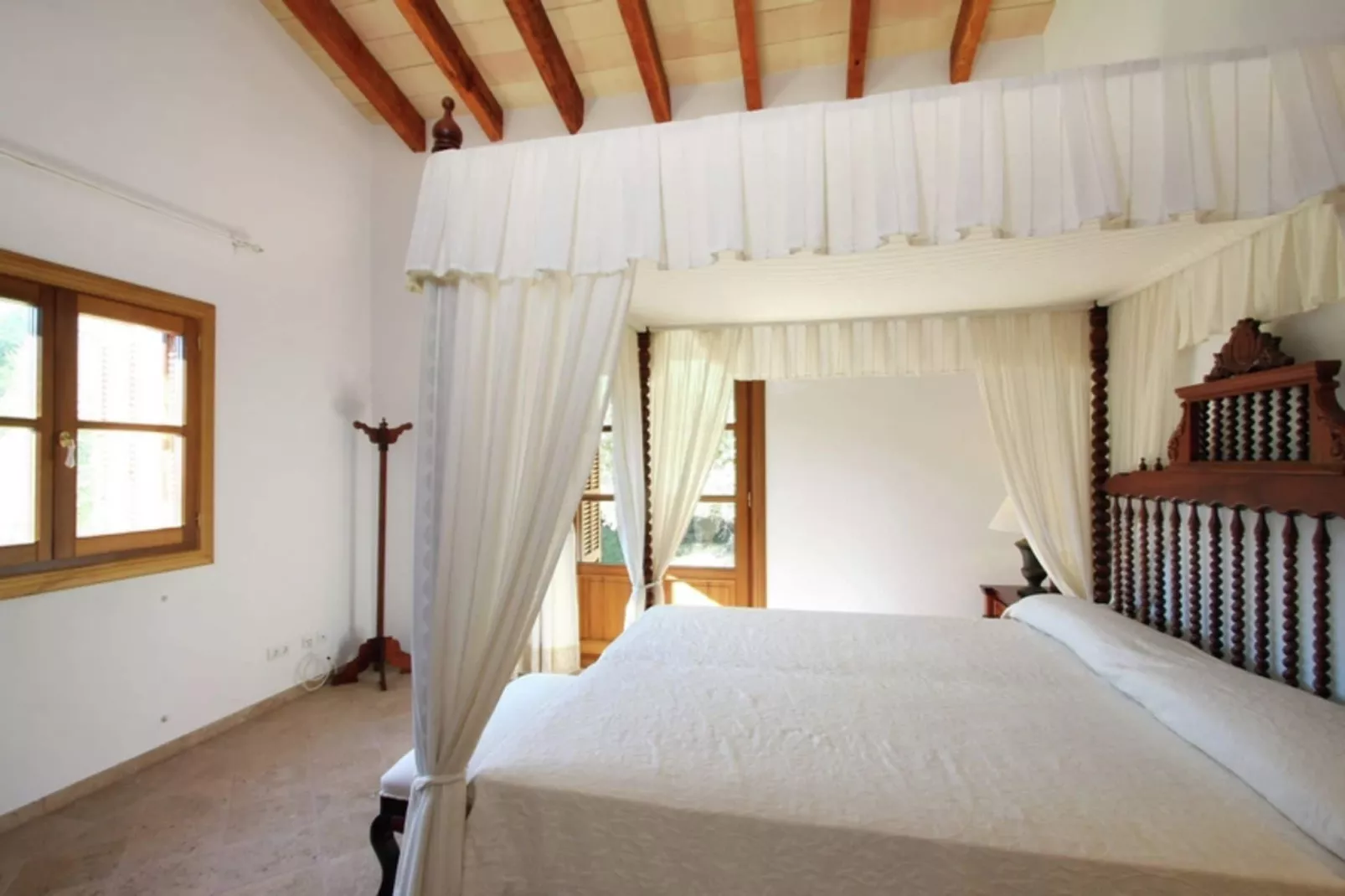 Holandis-Bedroom