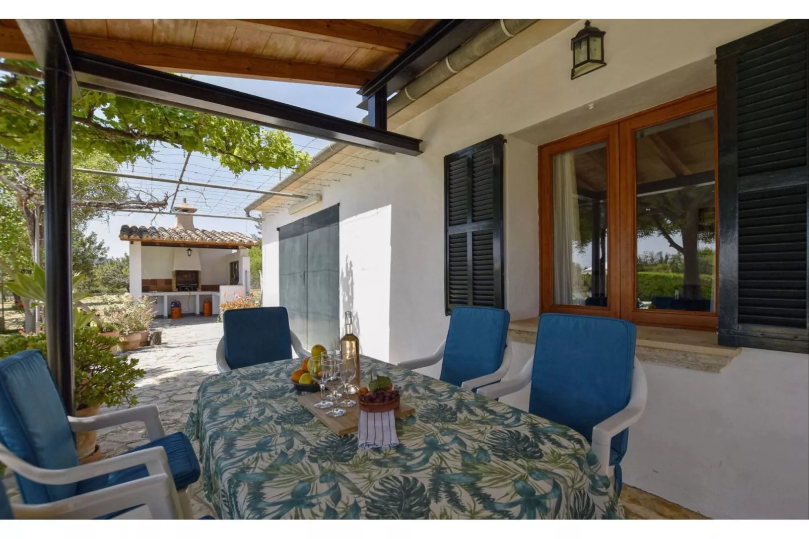 Tabou-Exterior summer