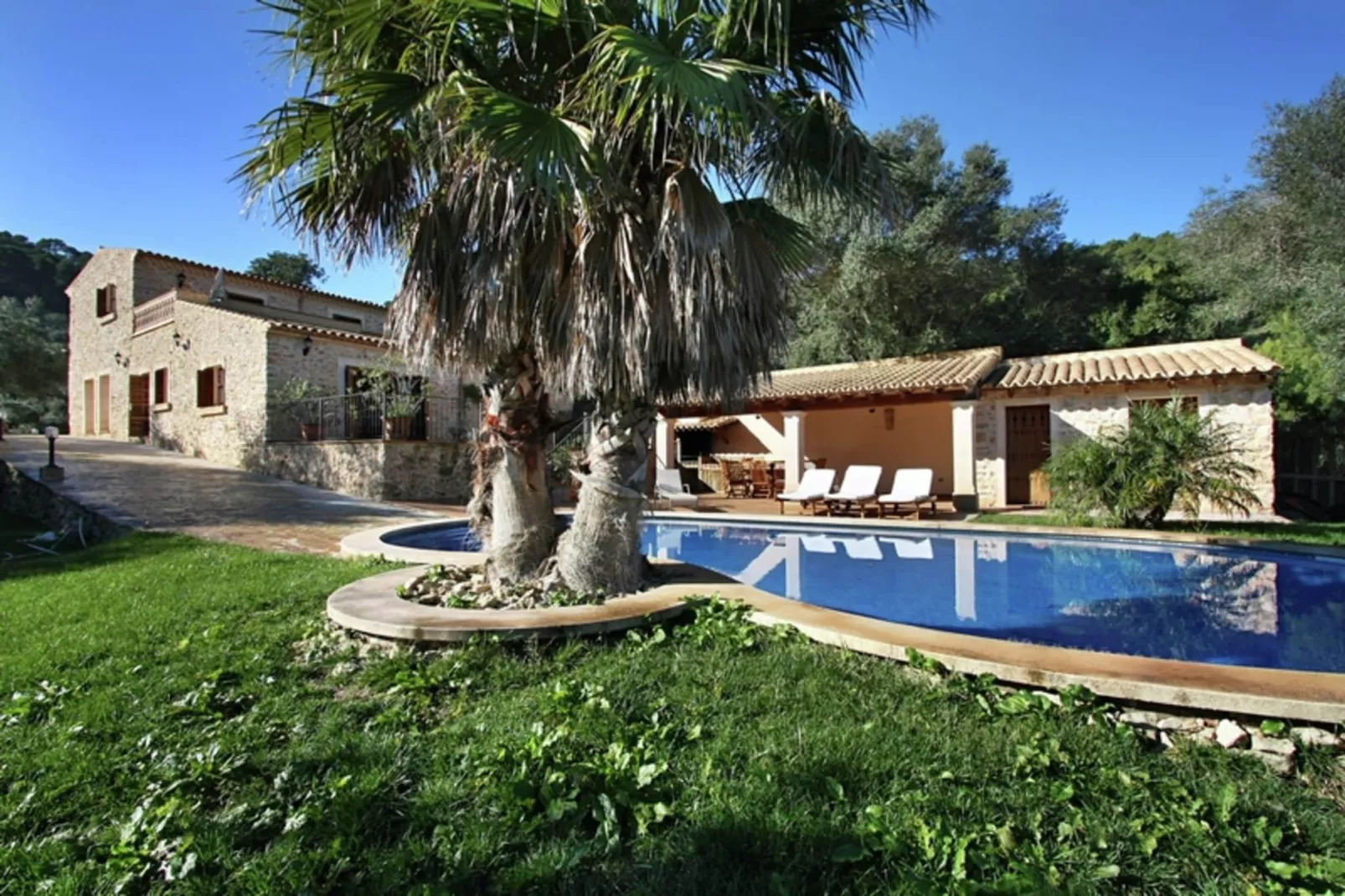 Petit-Exterior summer