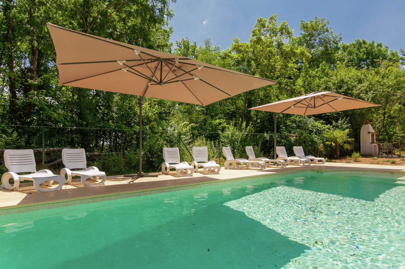 Les Raneaux 12P-Pool