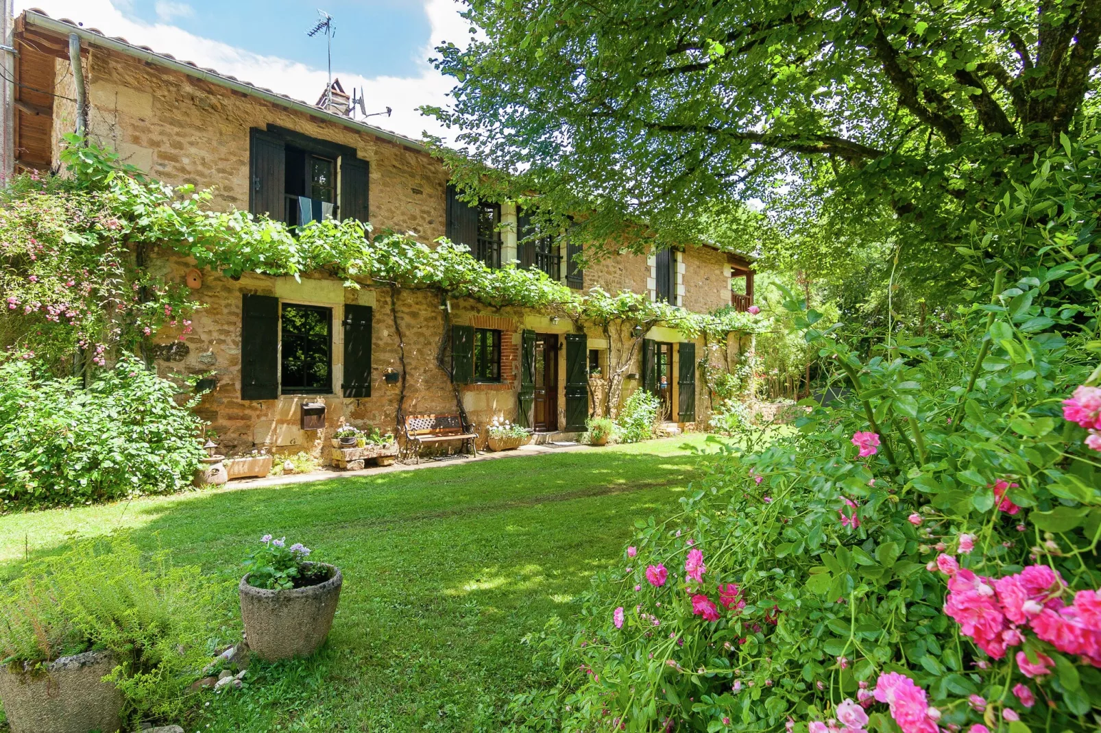 Les Raneaux 6P-Exterior summer