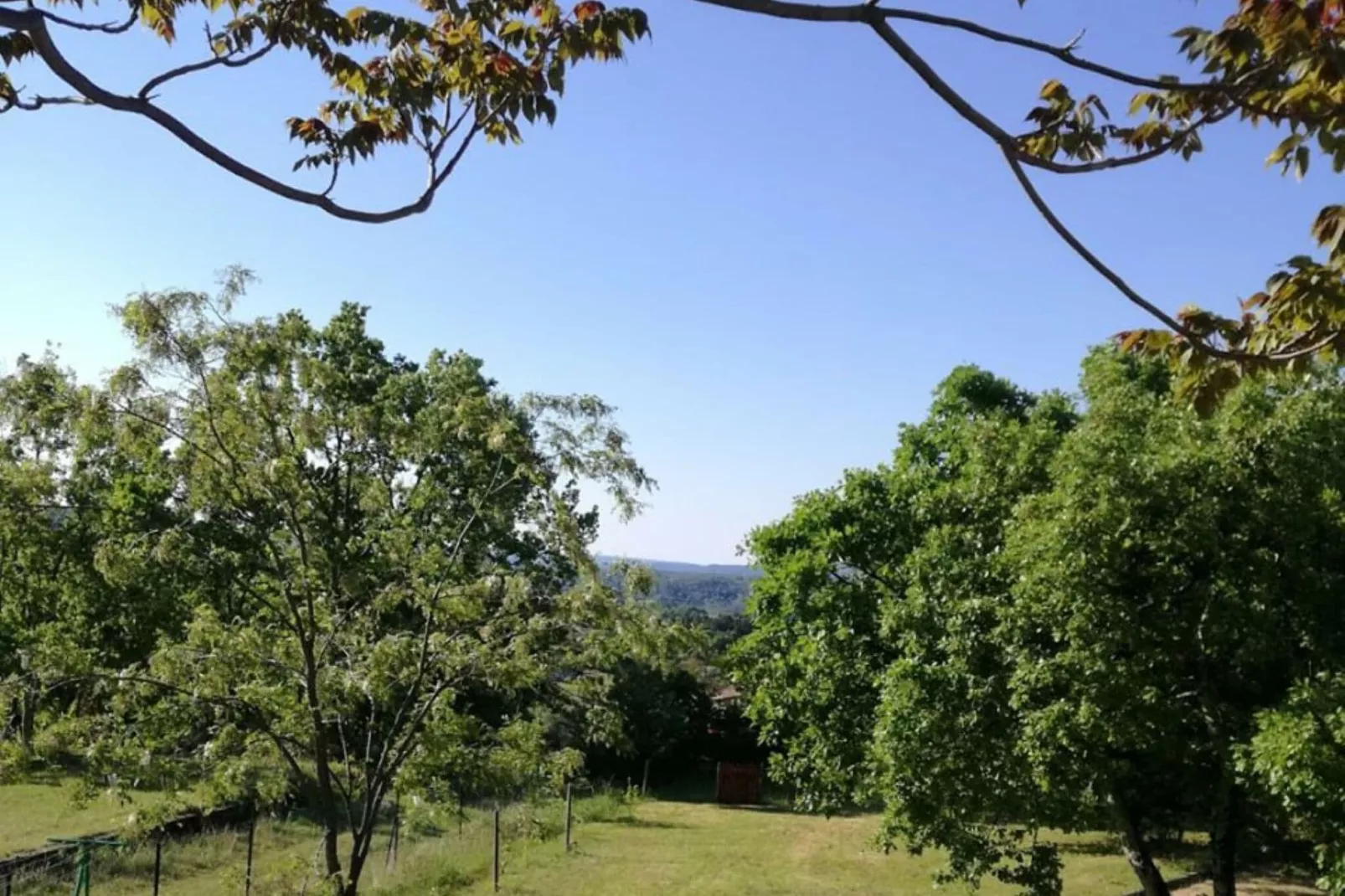 Appartement 6 personnes  Les Salamandres-Zones d'été à 1 km