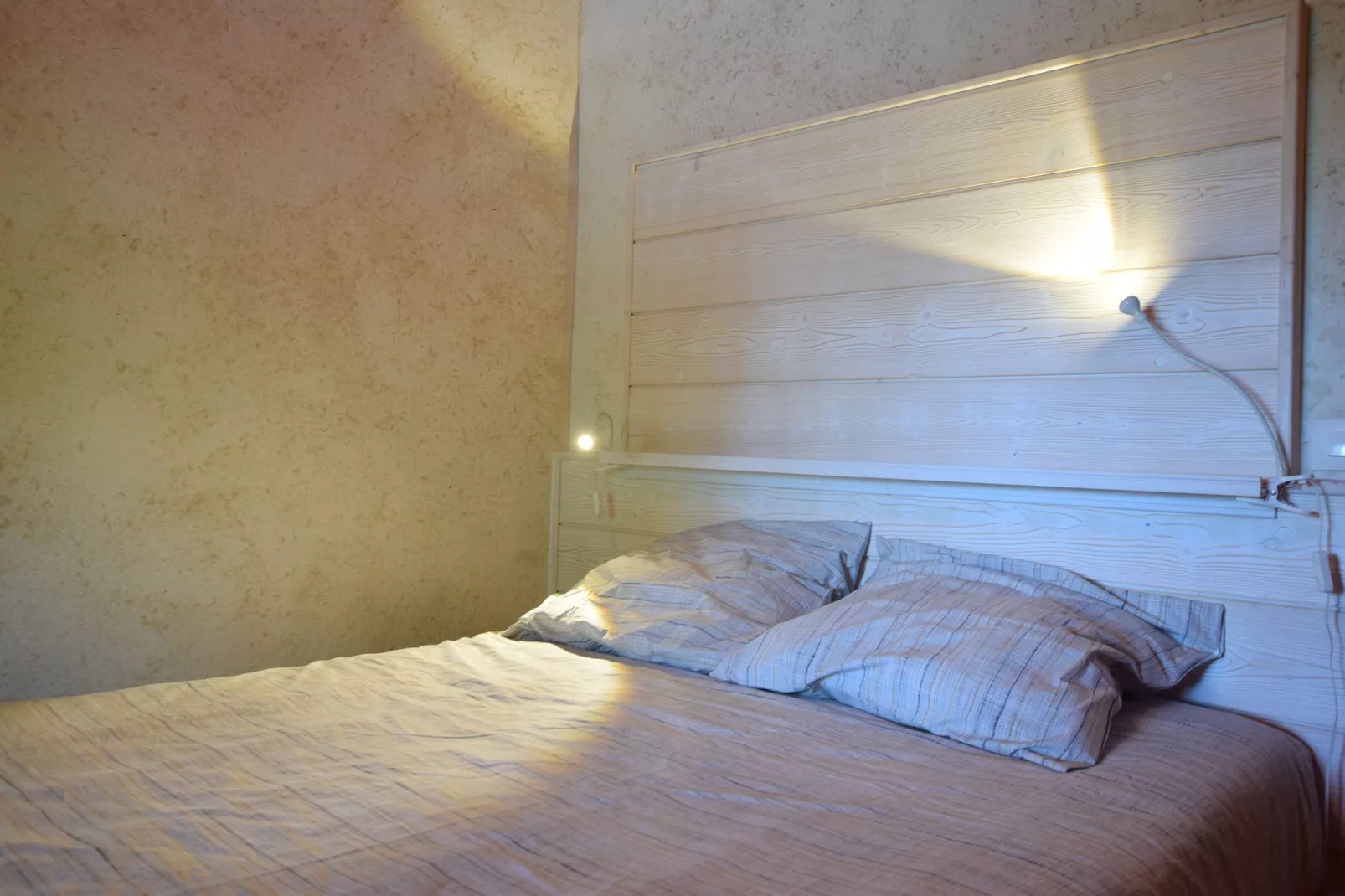 Villa 1 - St Alban-Auriolles-Bedroom