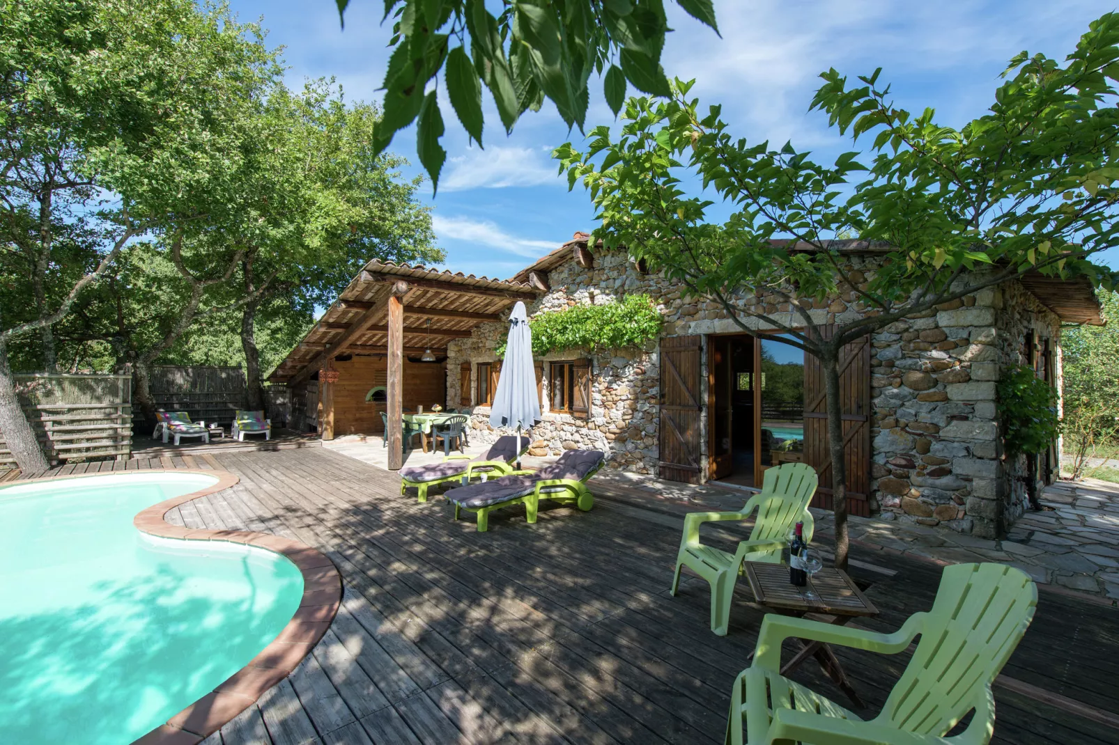 Villa 1 - St Alban-Auriolles-Gardens summer