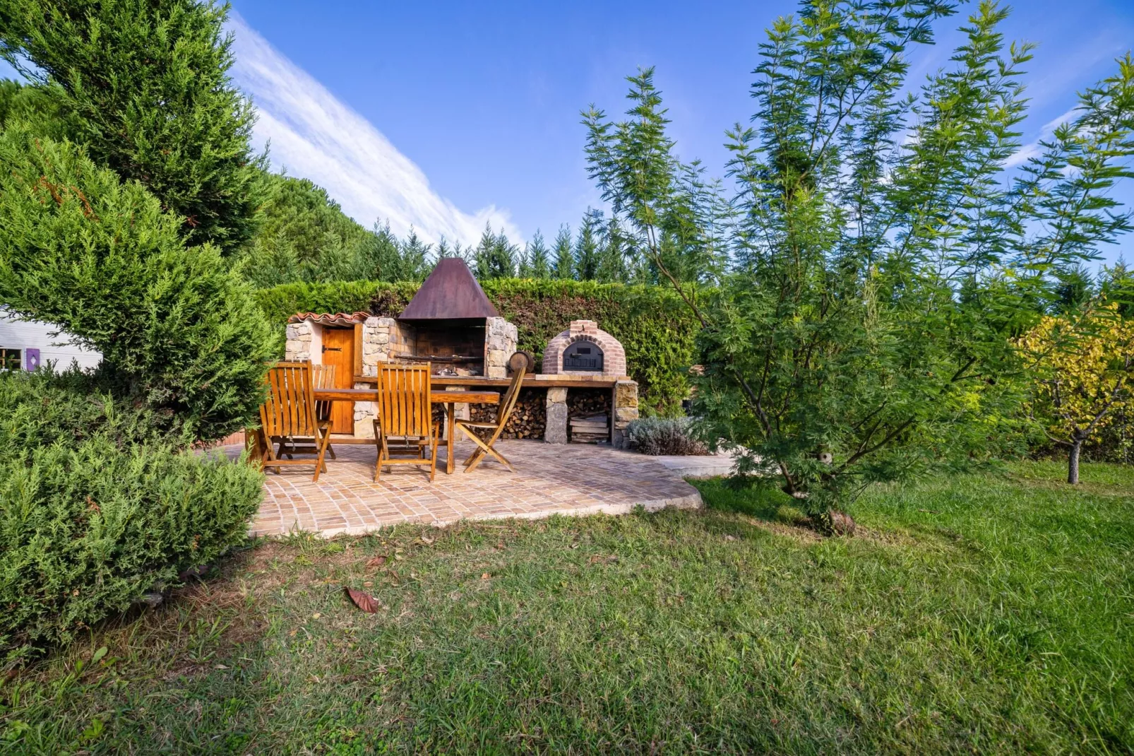 Villa Les Arcs sur Argens-Gardens summer