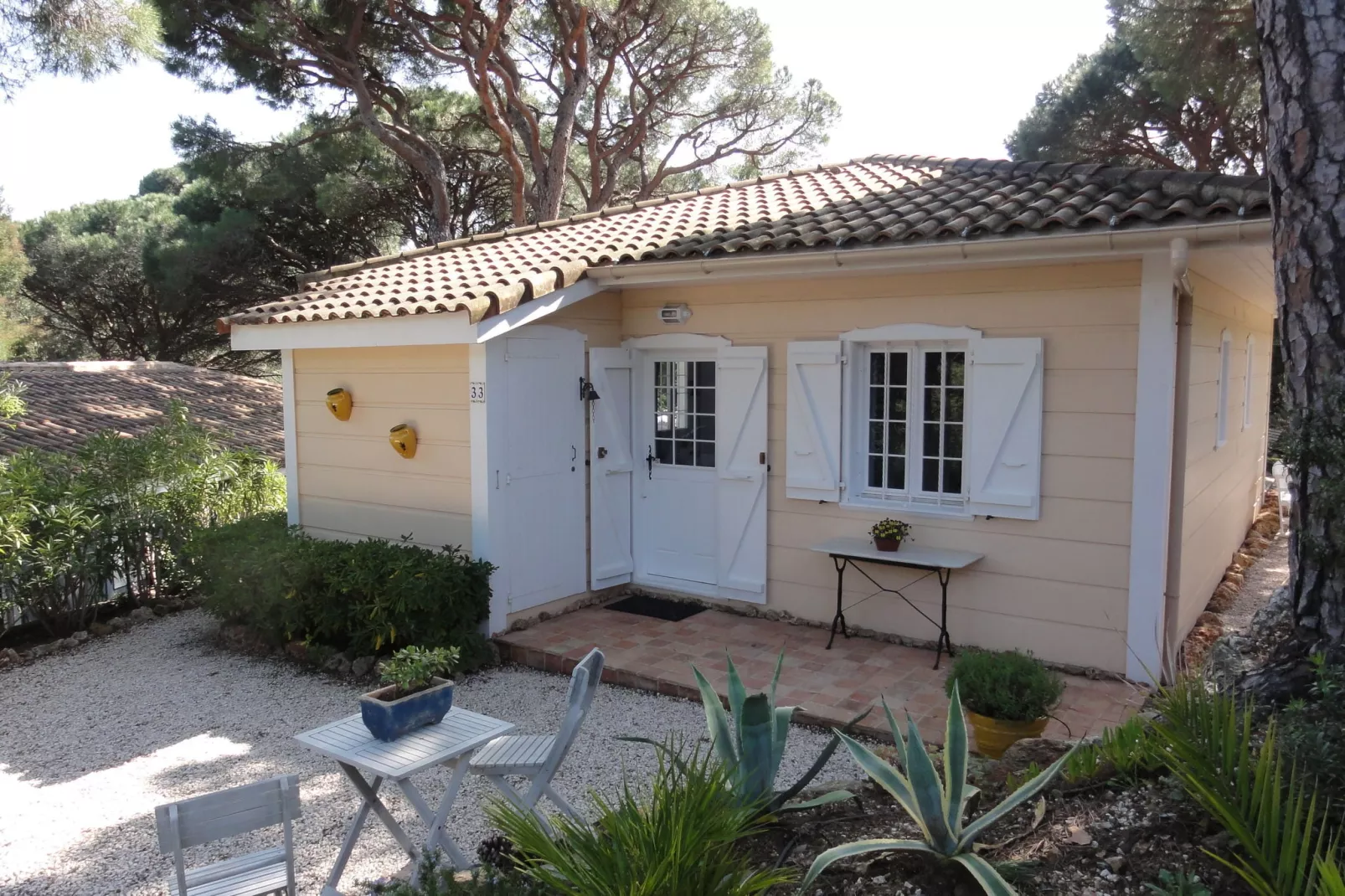 Les Baillis-Exterior summer