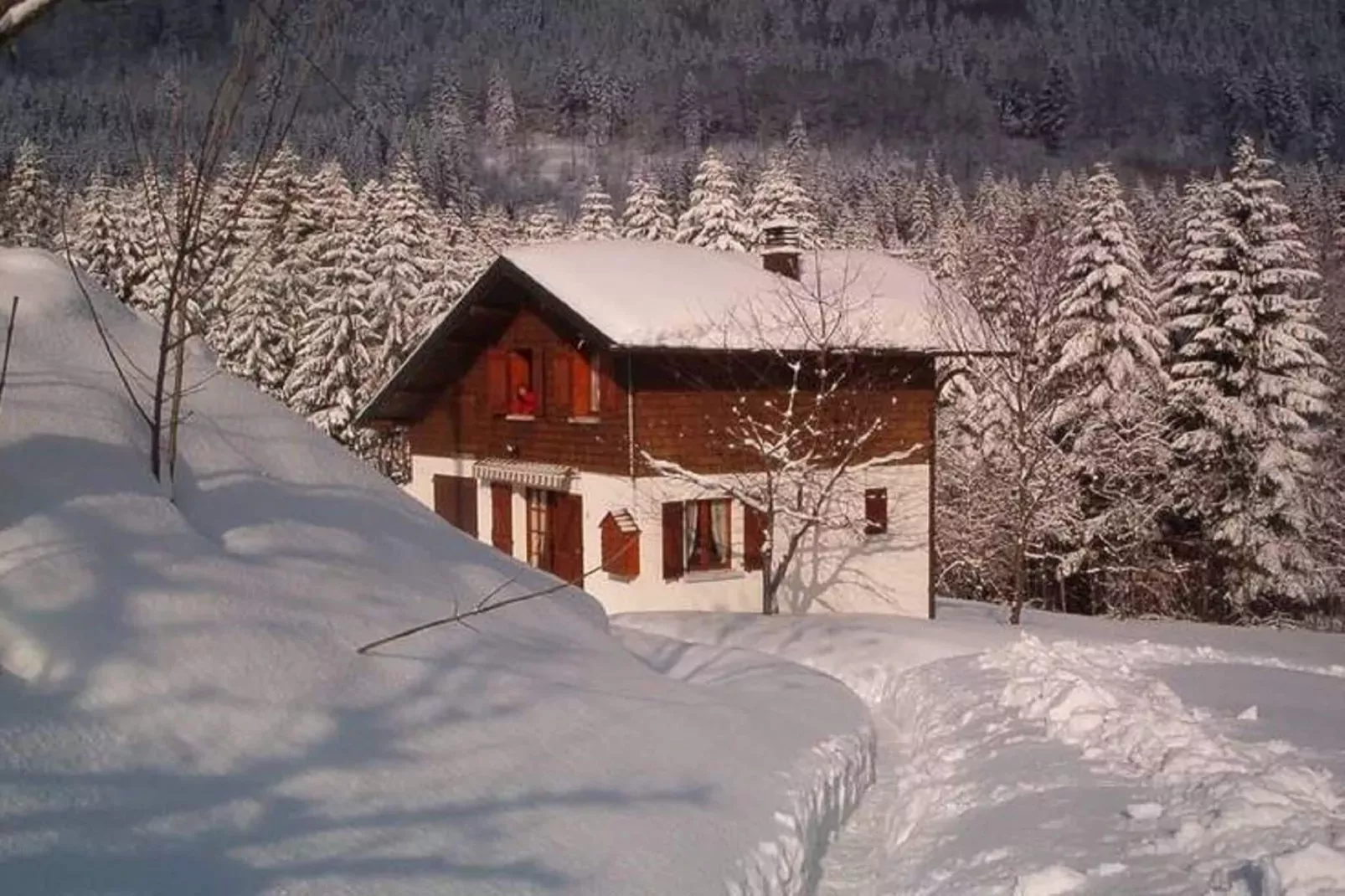 A l'Orée des Bois-Exterior winter