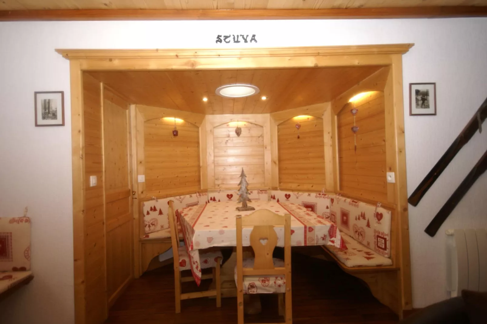 A l'Orée des Bois-Dining room