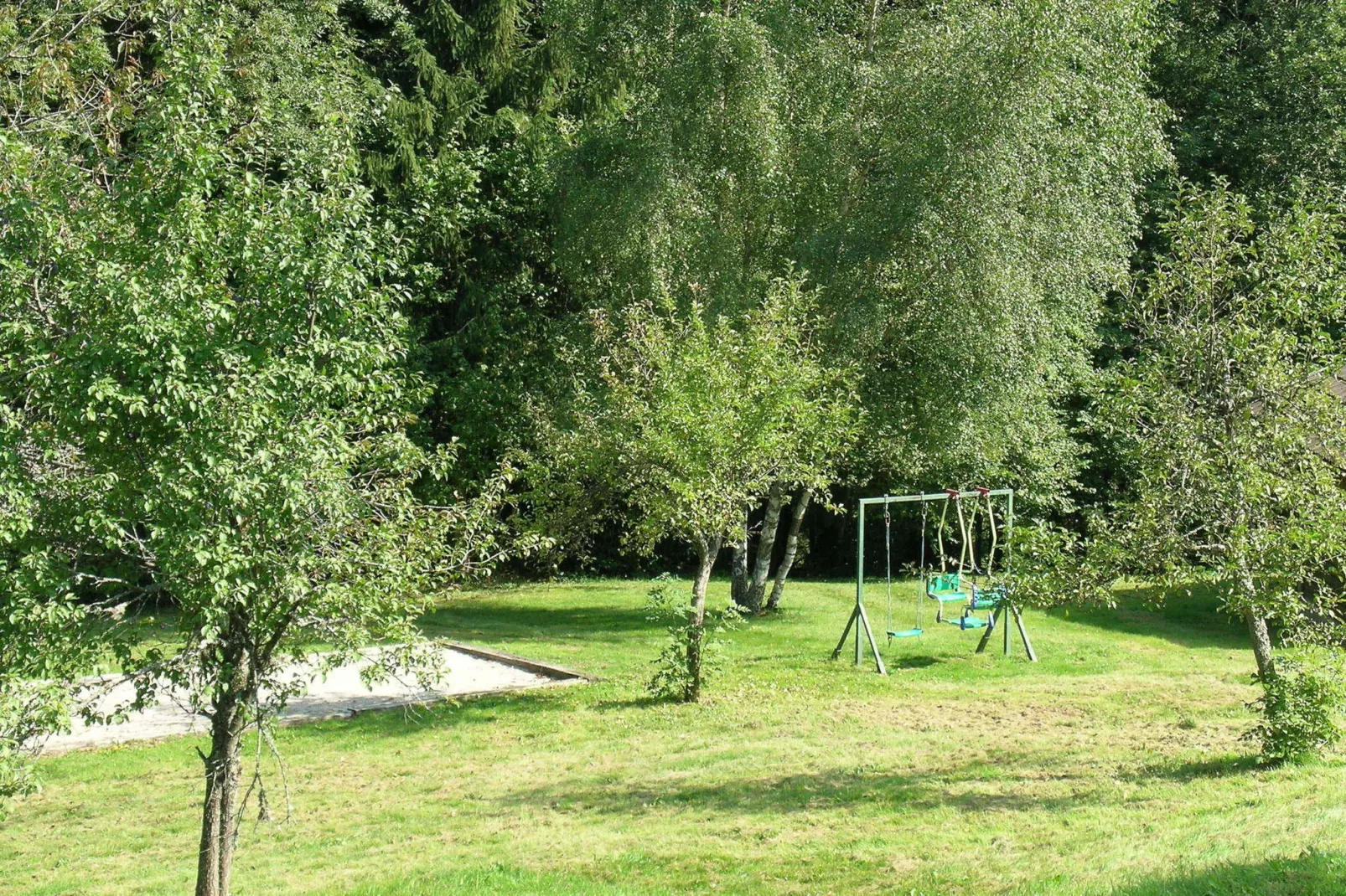 A l'Orée des Bois-Gardens summer