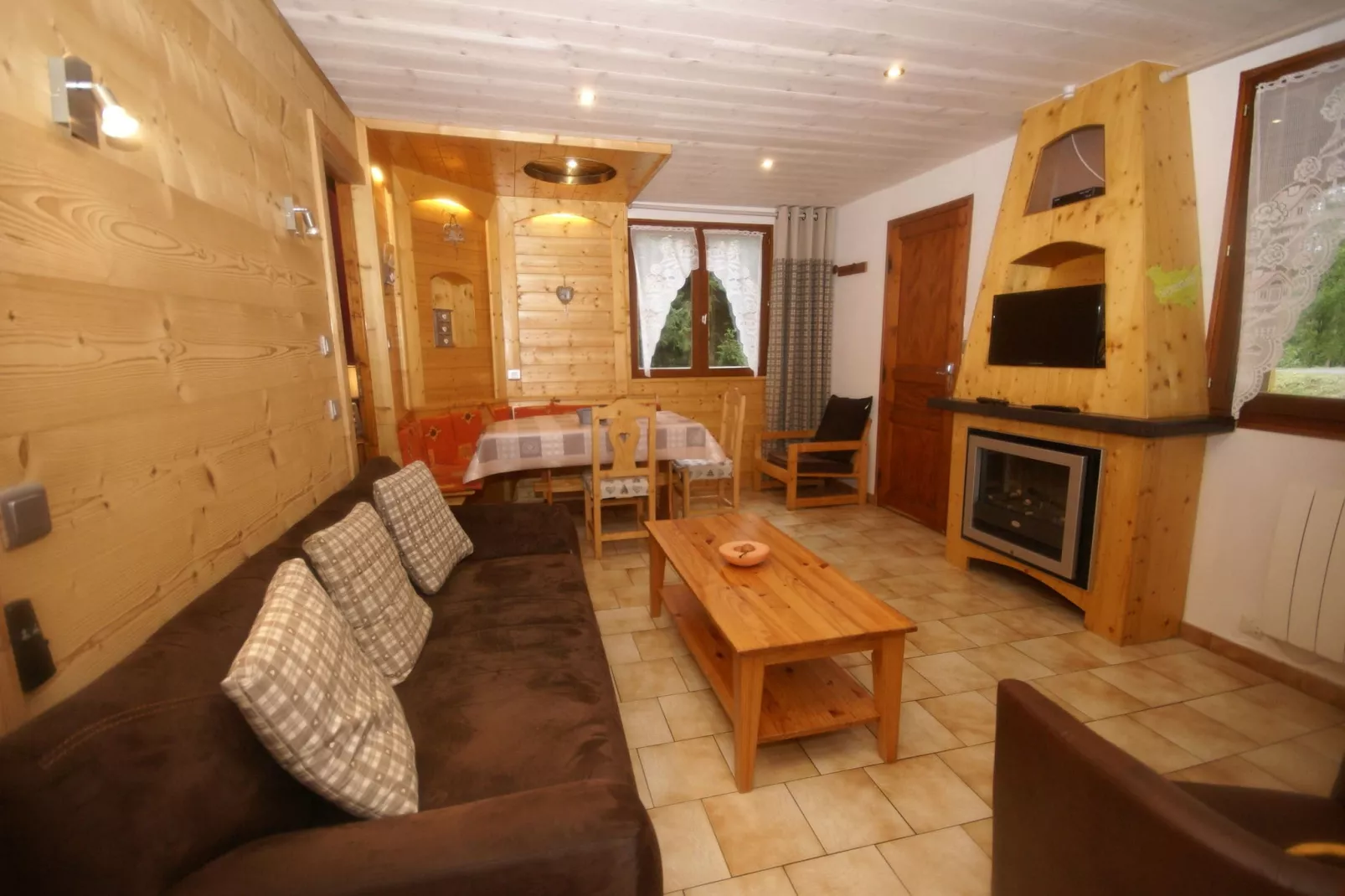 Ronds Chetys-Living room