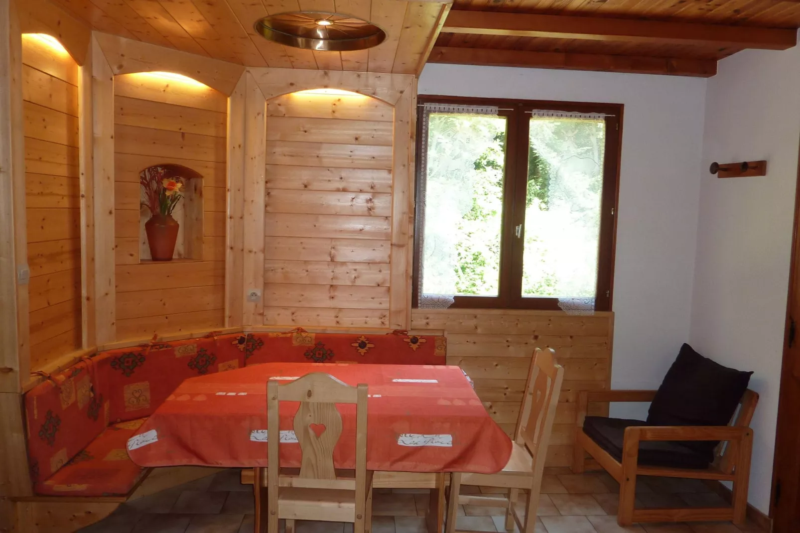 Ronds Chetys-Dining room
