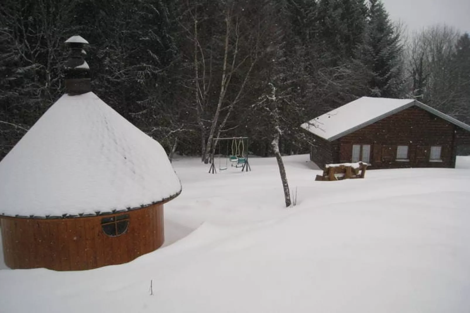 Ronds Chetys-Exterior winter