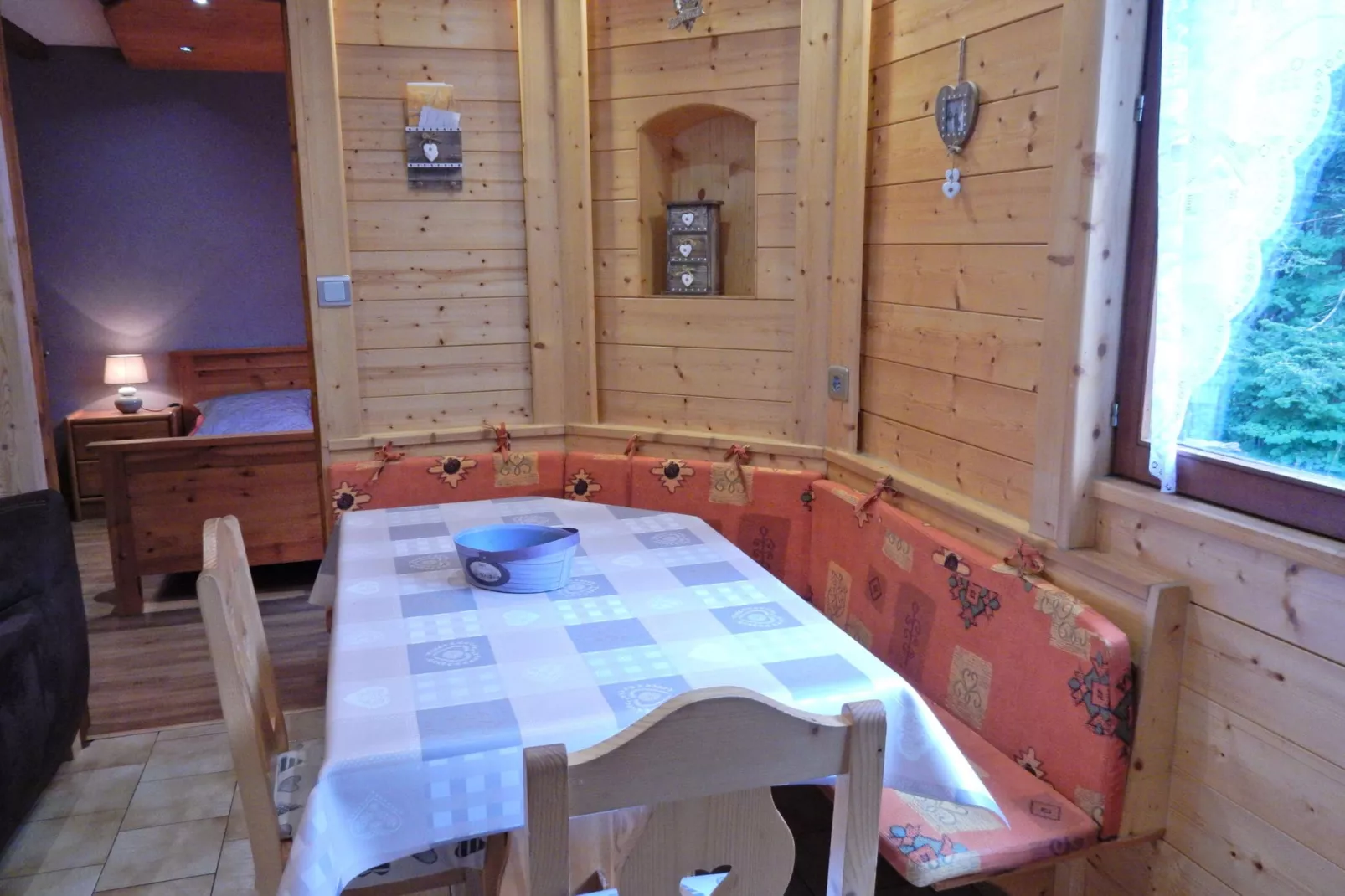 Ronds Chetys-Dining room