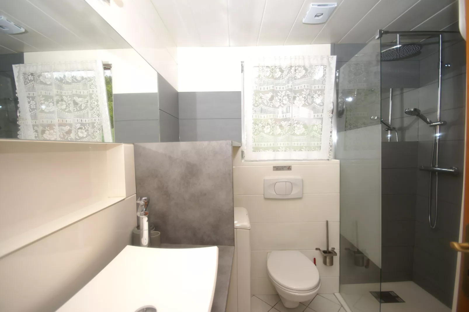 Ronds Chetys-Bathroom