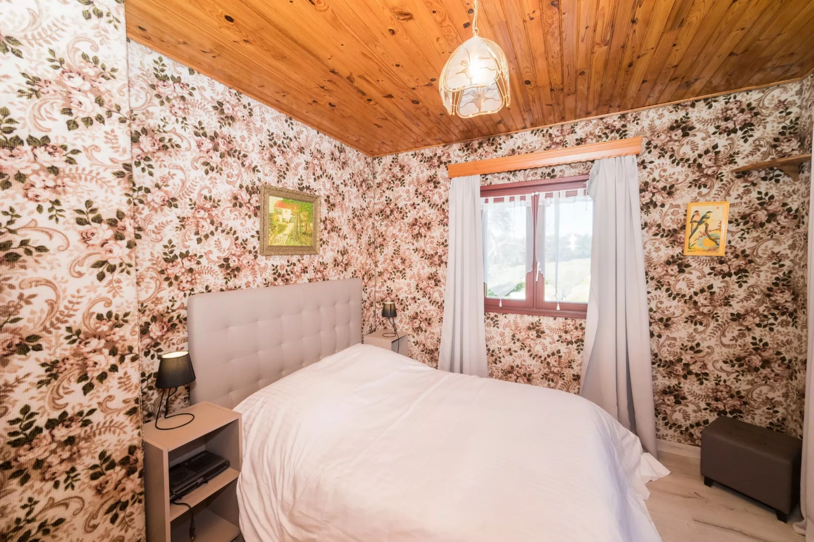 Le Dropt-Bedroom