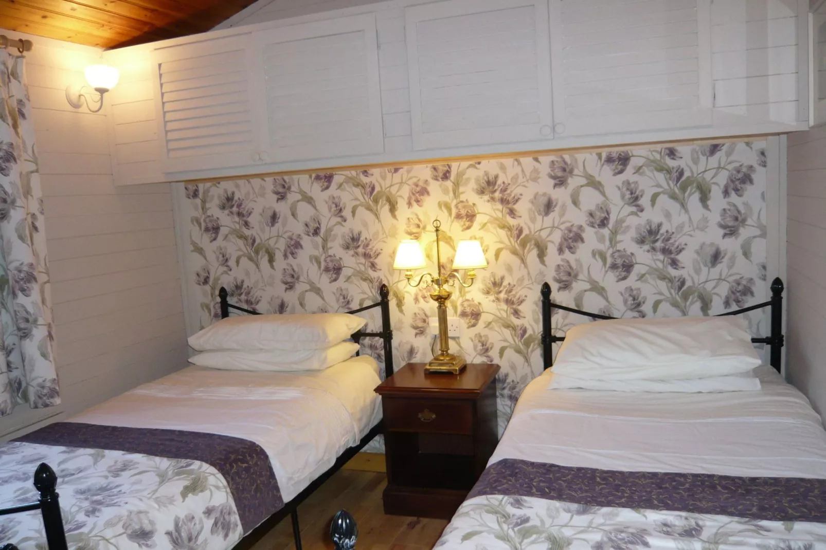 Five Waterings-Bedroom