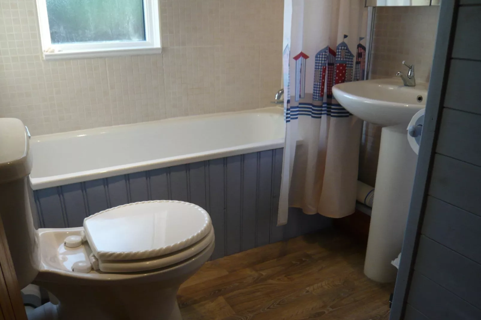 Five Waterings-Bathroom