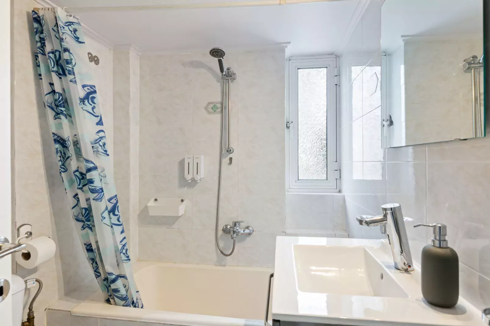 Apartment Outside Athens-Bathroom