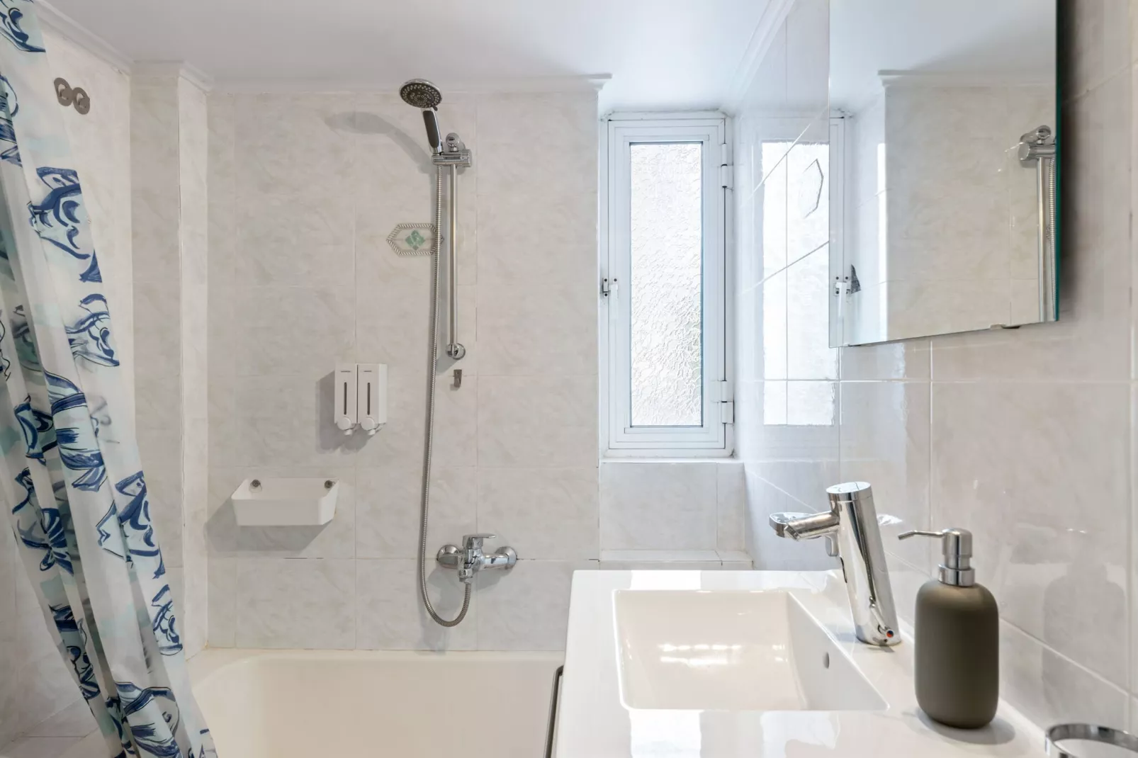 Apartment Outside Athens-Bathroom