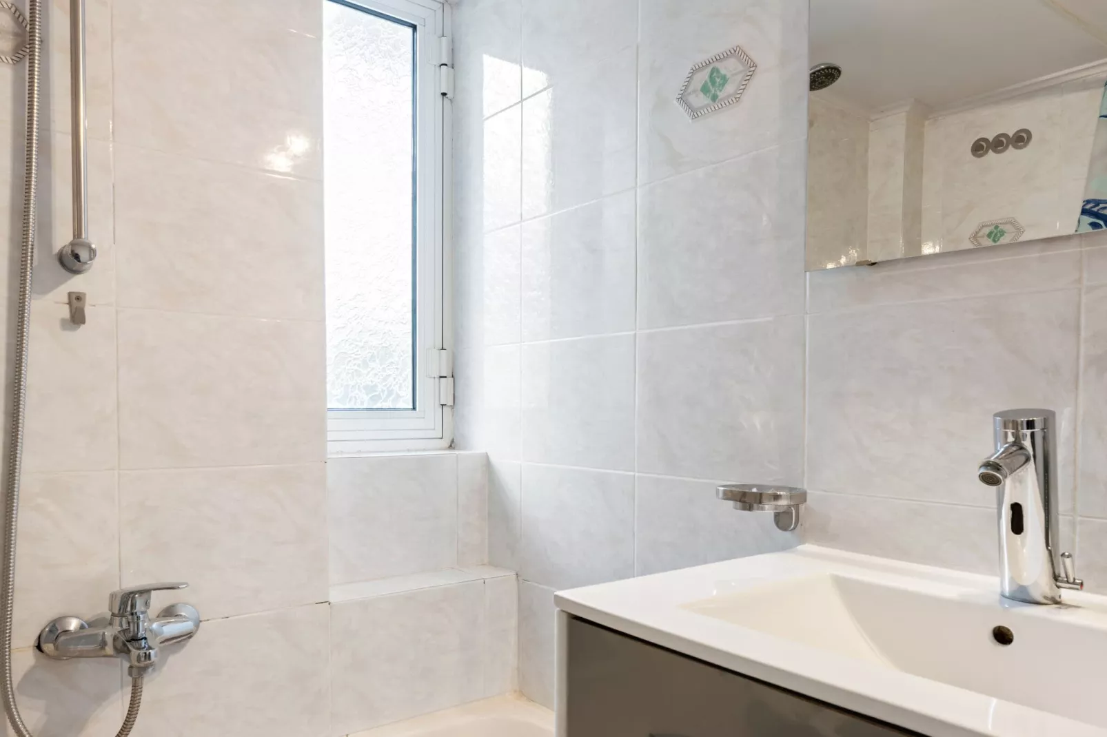 Apartment Outside Athens-Bathroom