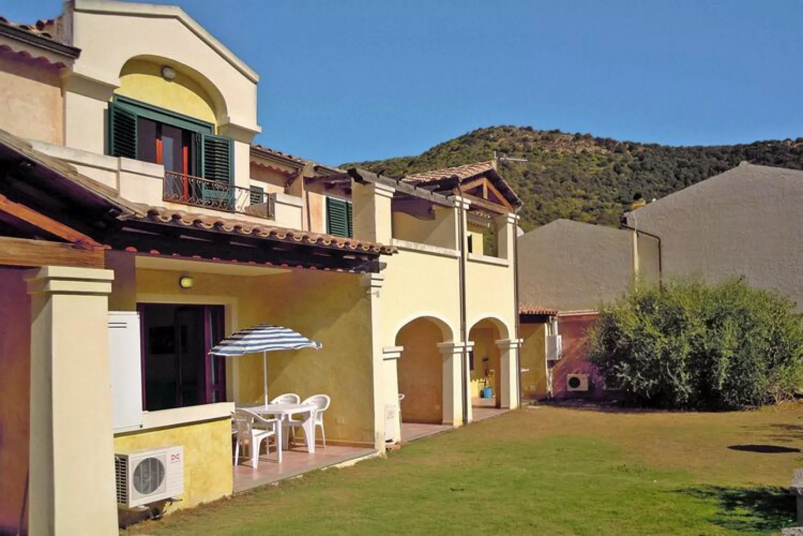 Case Vacanze  Chia-Trilo 4/5-Exterior summer