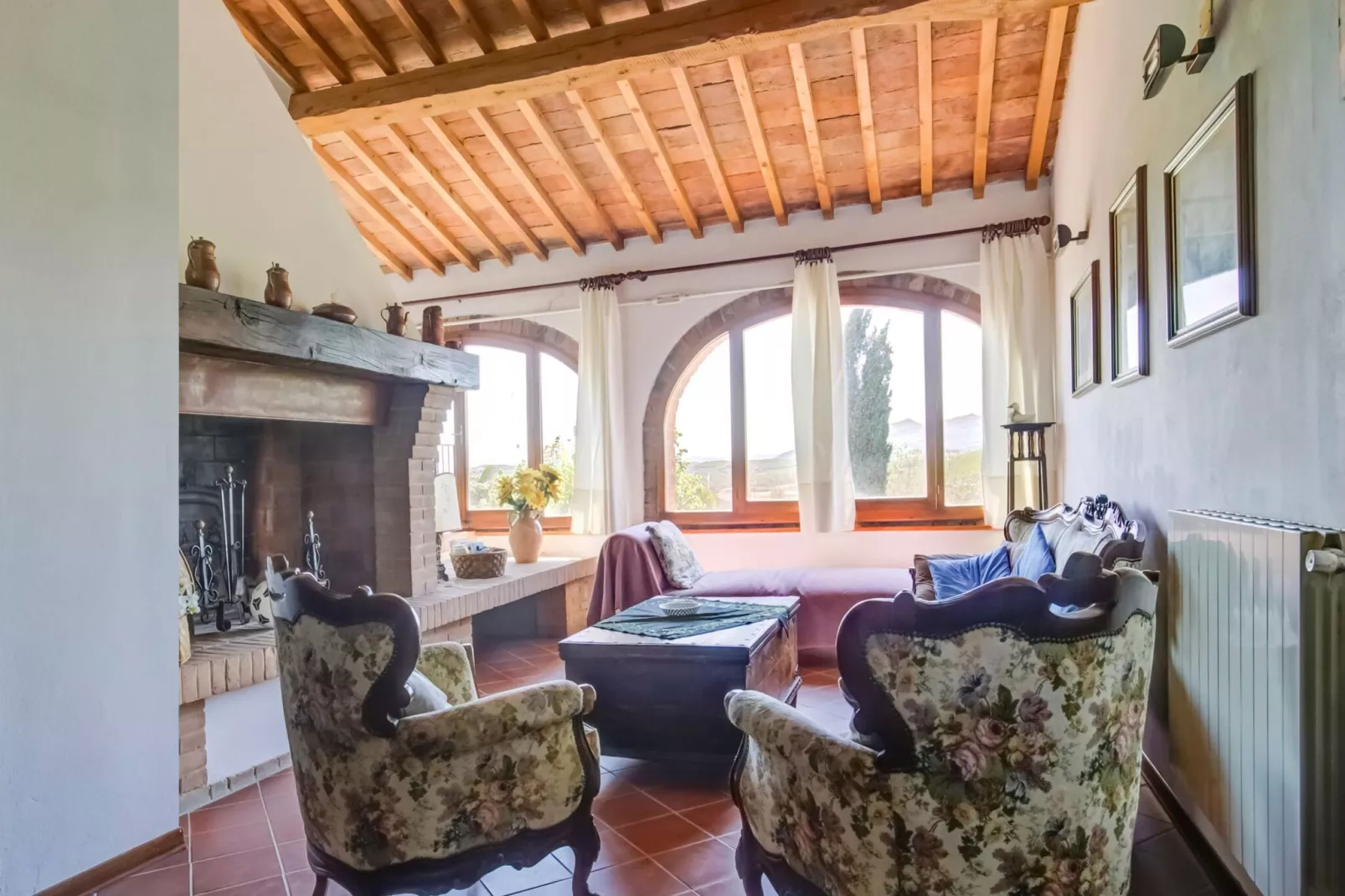 Rosa-Living room