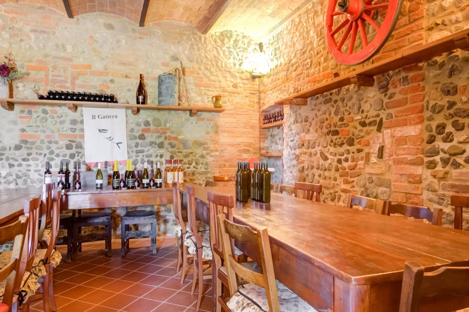 Rosa-Dining room