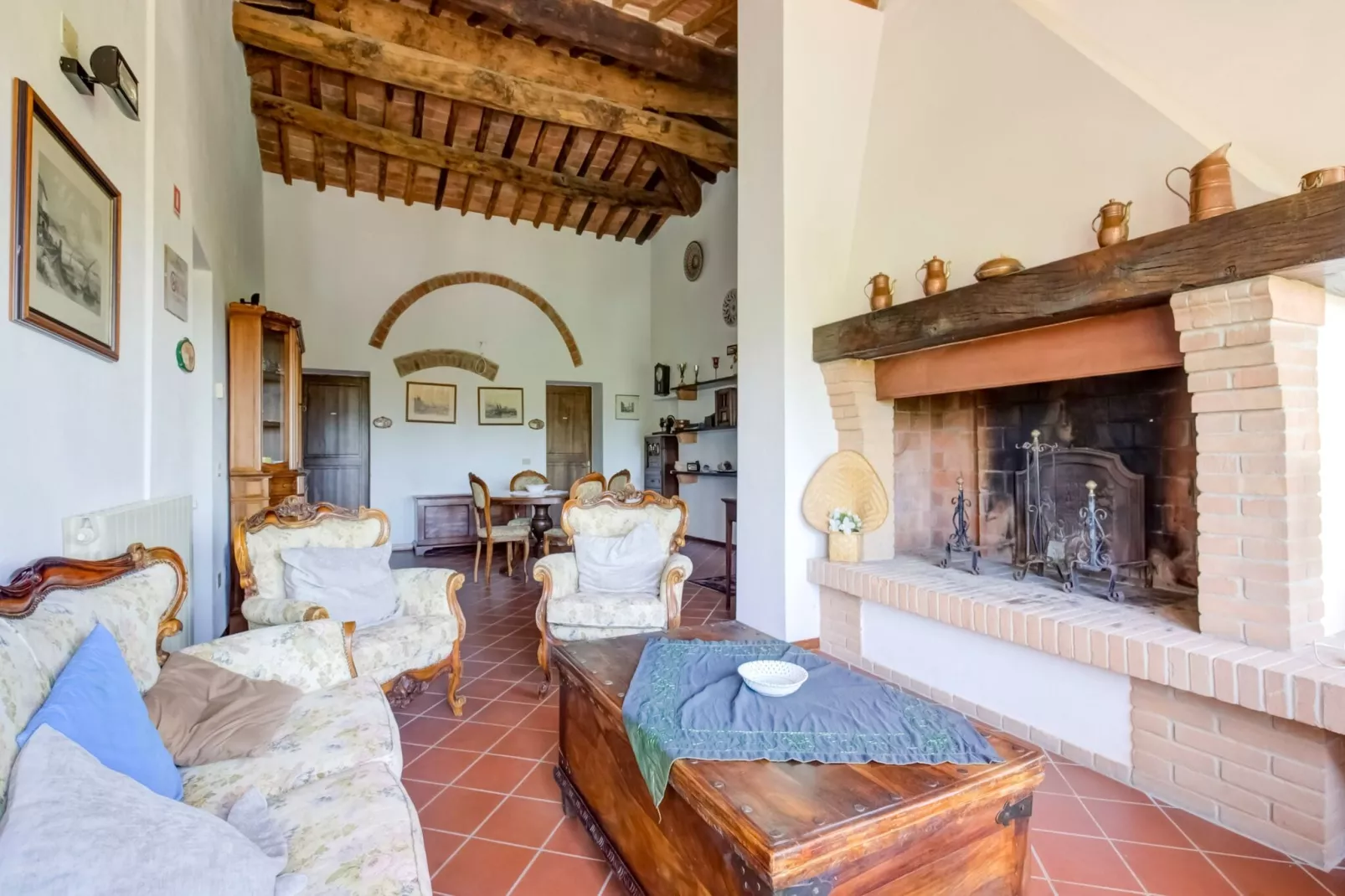 Rosa-Living room