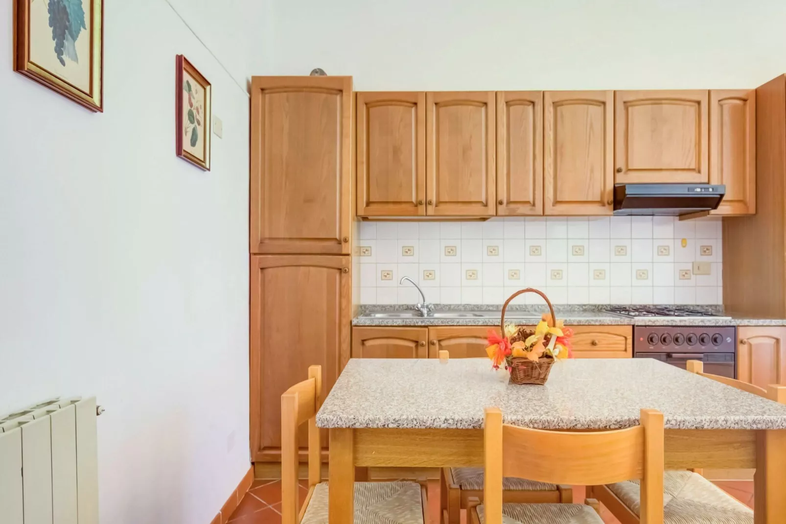 Rosa-Dining room