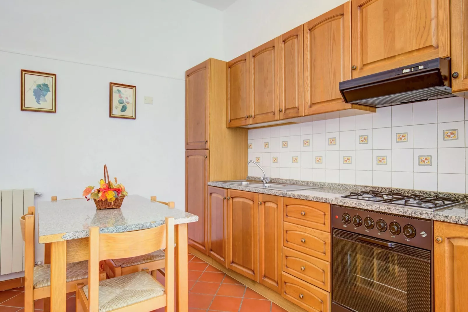 Rosa-Kitchen