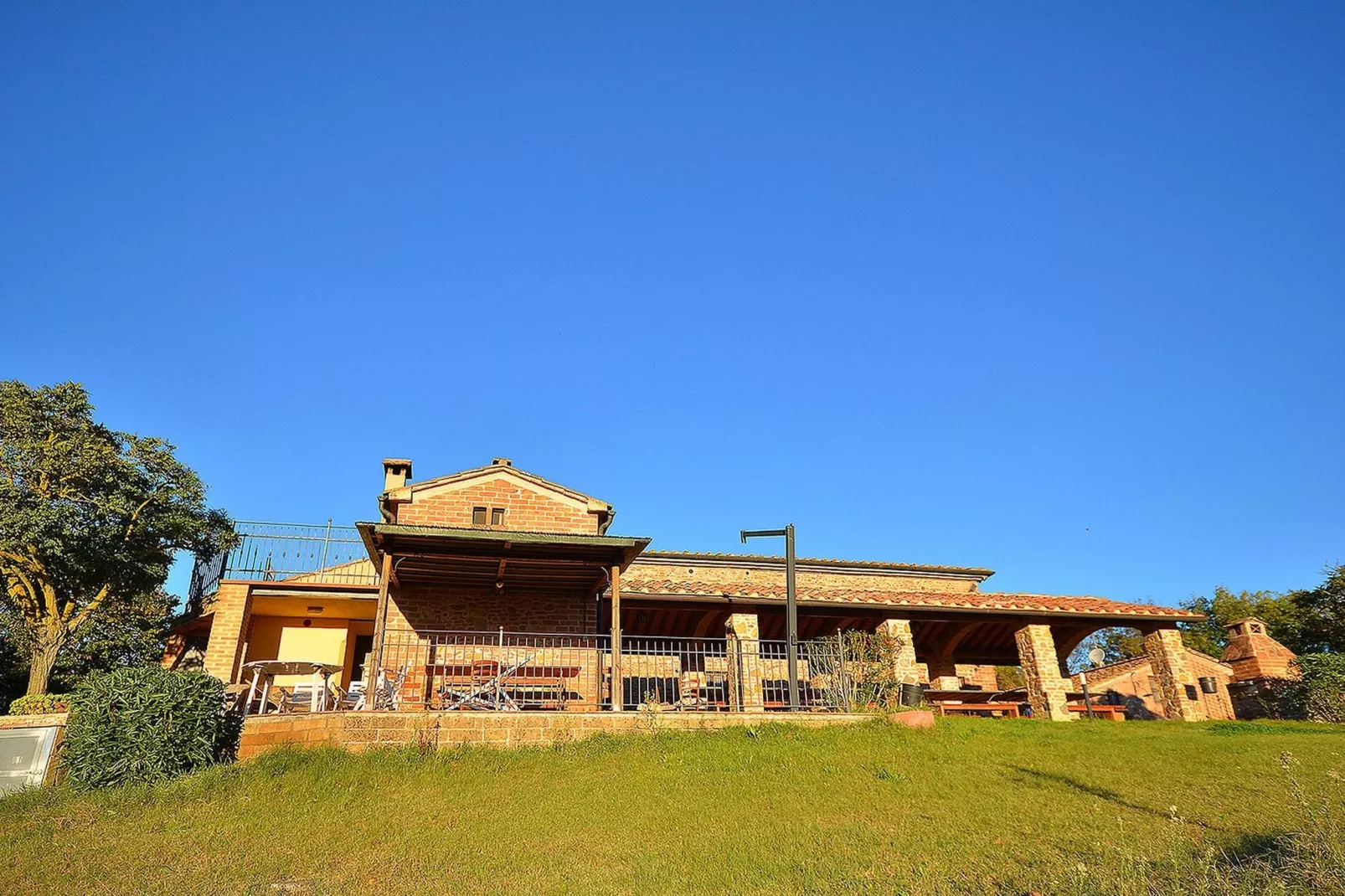 Ciclamino-Exterior summer