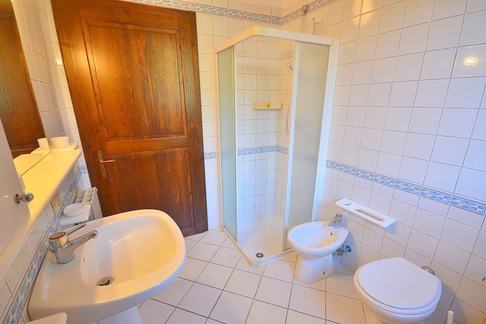 Ciclamino-Bathroom