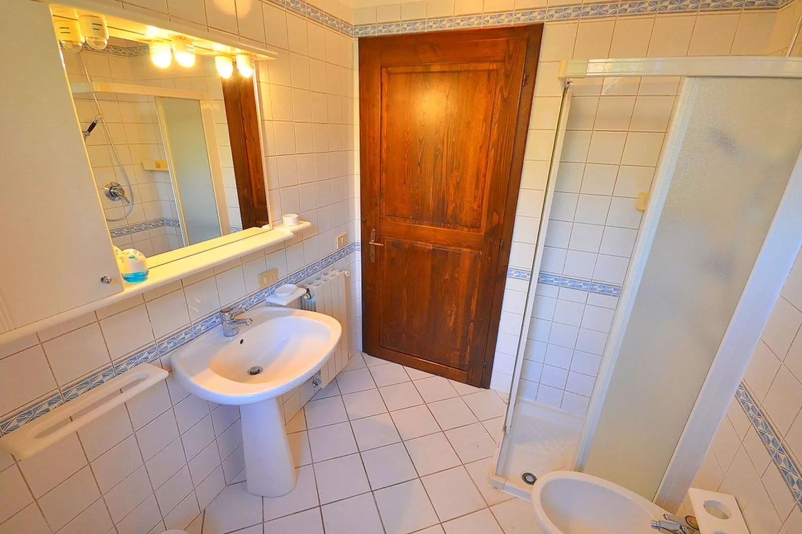 Ciclamino-Bathroom
