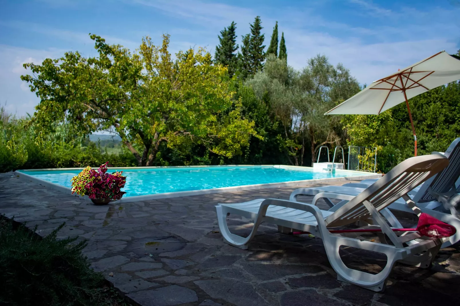 Sole e Luna-Pool